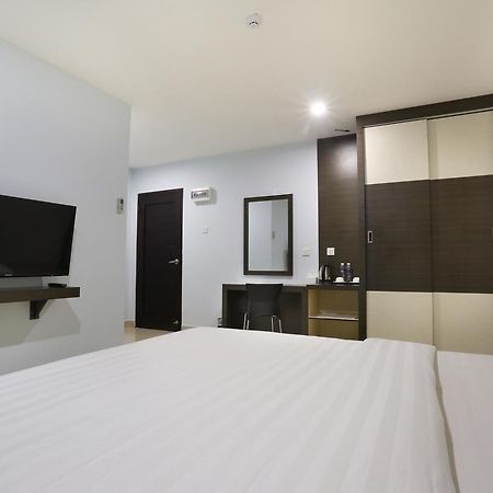 City Central Hotel Batam Екстер'єр фото