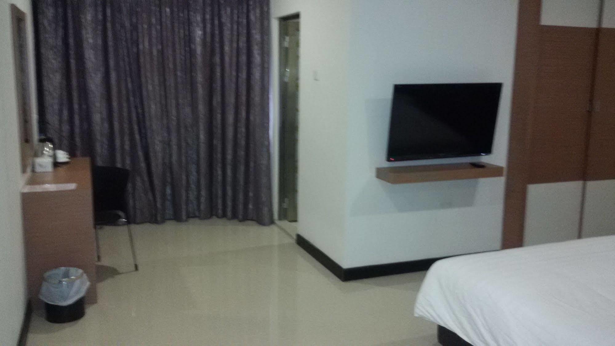 City Central Hotel Batam Екстер'єр фото